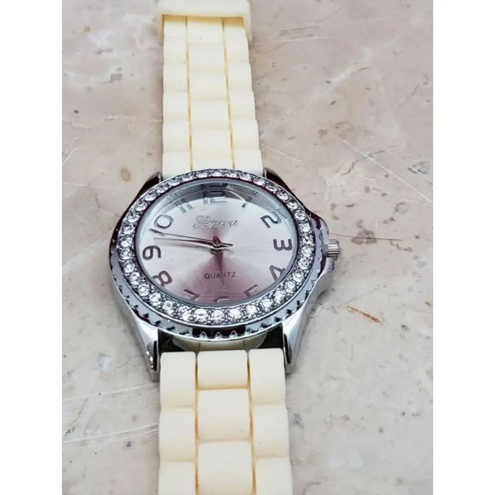 2 Ladies Watches - Both Need New Batteries